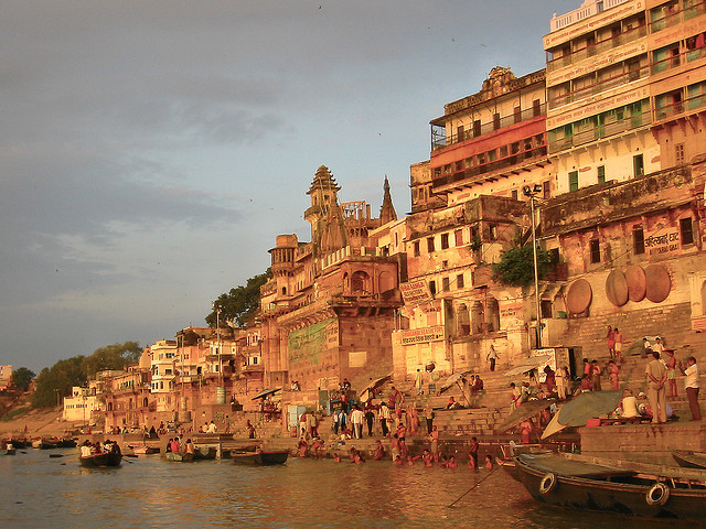 Sunrise Varanasi | Photo: Richard IJzermans via Flickr